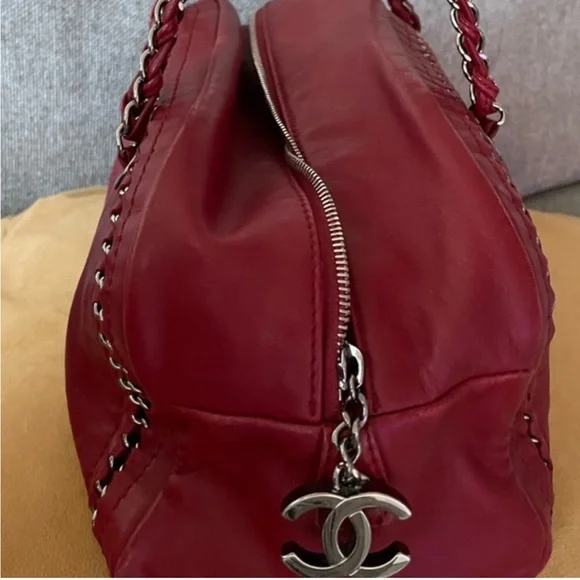 CHANEL Red Smooth Calfskin Bowler Shoulder Bag - Picture 9 of 12